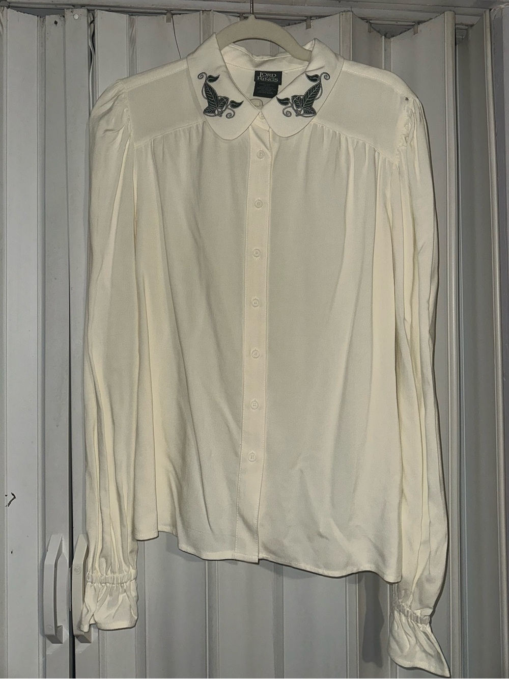 Her Universe LOTR Ivory Embroidered Leaf Collar Button-Up Blouse NWOT